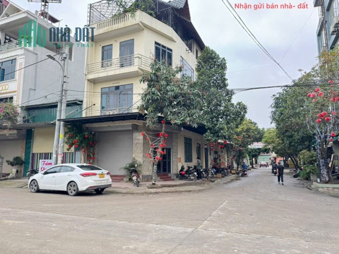 Bán nhà 3 tầng hai mặt tiền kinh doanh, tổ 5, TT Quang Minh, Mê Linh. Gần KCN công nhân đông đúc.