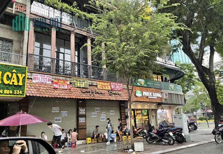 10 Tỷ Sở Hữu Ngay Nhà Mặt Phố Đại Cồ Việt - Lô Góc - Vỉa Hè Rộng Kinh Doanh