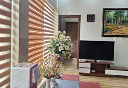 Cho thuê nhà có sân vườn mặt phố Ngọc Thụy, Long Biên, HN. Dt 550m2