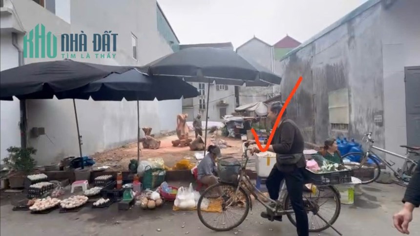 Bán đất mặt chợ, tổ 2, trung tâm, TT Chi Đông, Mê Linh. Đường oto tránh, kinh doanh sầm uất.