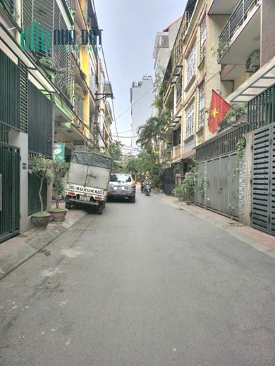 Nhà Phố 8/3 - 1 Nhà Ra Phố - Ô Tô Vào Nhà - Kinh Doanh - Khu Vực Sầm Uất Đông Cư Dân