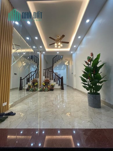 Nhà Phố 8/3 - 1 Nhà Ra Phố - Ô Tô Vào Nhà - Kinh Doanh - Khu Vực Sầm Uất Đông Cư Dân