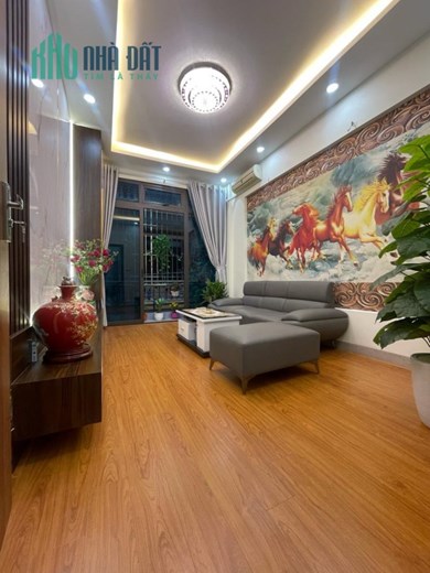 Nhà Phố 8/3 - 1 Nhà Ra Phố - Ô Tô Vào Nhà - Kinh Doanh - Khu Vực Sầm Uất Đông Cư Dân