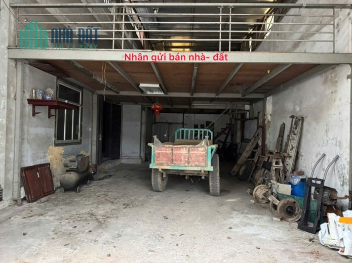 Bán đất tặng nhà 3 tầng, tổ 2, Chi Đông, Mê Linh, HN. Mặt tiền lớn, chia 2 lô cực đẹp.