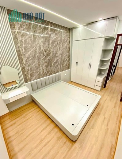 NHÀ ĐẸP HÀO NAM THOÁNG - GẦN ĐƯỜNG LỚN - MẶT TIỀN 4m - 6 Tỷ 9