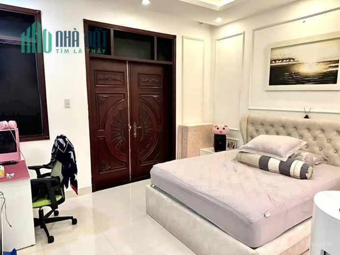 Bán nhà mặt phố Q.9, 100m², 3 tầng, 4PN, 8.6 tỷ, sổ hồng
```