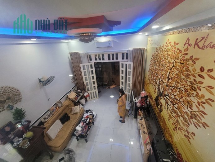 Bán nhà 50m2, 2PN, 2WC, Q.9, 3.2 tỷ, mặt tiền đường 7 m,  Phước Long A
