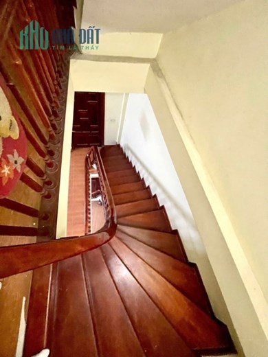 SIÊU PHẨM NHÀ ĐẸP HÀO NAM 6 TẦNG - CẦU THANG GỖ LIM NAM PHI - LÔ GÓC NỞ HẬU - 6tỉ 95