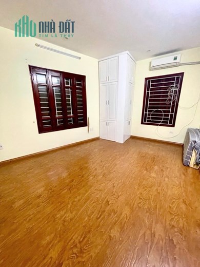SIÊU PHẨM NHÀ ĐẸP HÀO NAM 6 TẦNG - CẦU THANG GỖ LIM NAM PHI - LÔ GÓC NỞ HẬU - 6tỉ 95