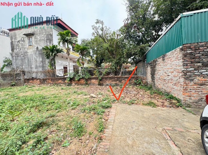 Đất đẹp Quang Minh, gần khu công nghiệp và cao tốc Võ Văn Kiệt. Oto to nhỏ ra vào đất.