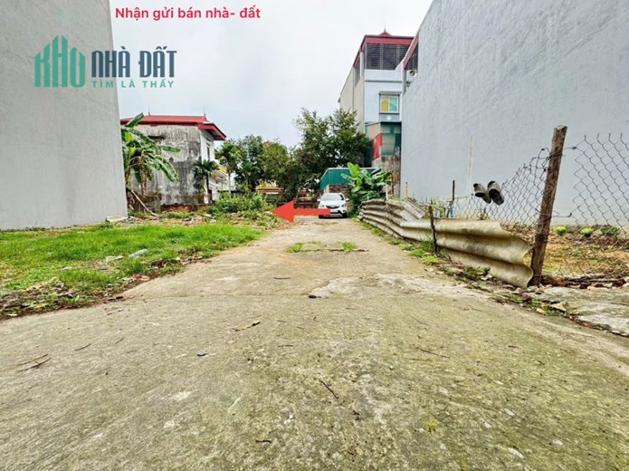 Đất đẹp Quang Minh, gần khu công nghiệp và cao tốc Võ Văn Kiệt. Oto to nhỏ ra vào đất.