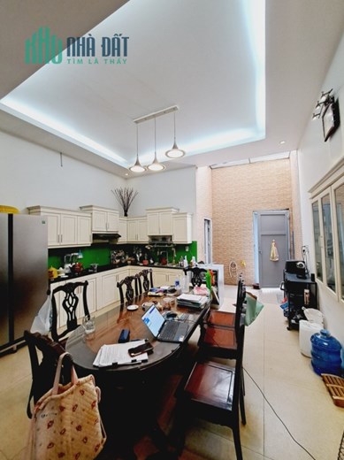 Bán nhà 100m2, 3 tầng, 3PN, 4WC, Q.9, Thủ Đức, 7.5 tỷ, sổ hồng