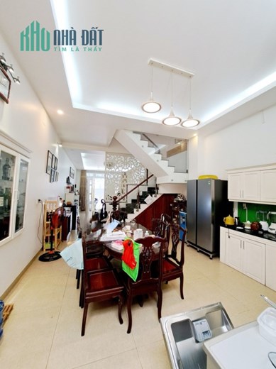 Bán nhà 100m2, 3 tầng, 3PN, 4WC, Q.9, Thủ Đức, 7.5 tỷ, sổ hồng