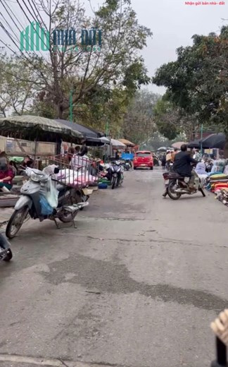 Đất đẹp Chi Đông, Mê Linh, HN. Đường thông, oto đỗ cửa. Vị trí đẹp, ngay trung tâm thị trấn.