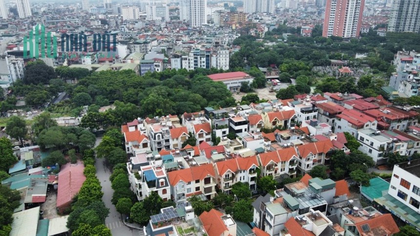 chuyển nhượng đất DT 105m2,MT 9m vỉa hè đường 20m khu đô thị Trung Văn đường Tố Hữu -Lê Văn Lương