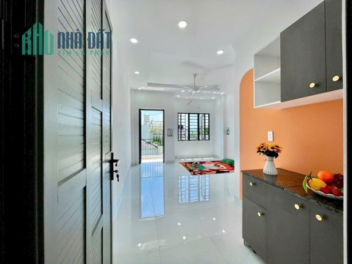 Bán nhà mặt phố Đỗ Xuân Hợp, P. Phước Long B, Q.9, 70m², 8.4 tỷ, 4 tầng, 7PN, 7WC.