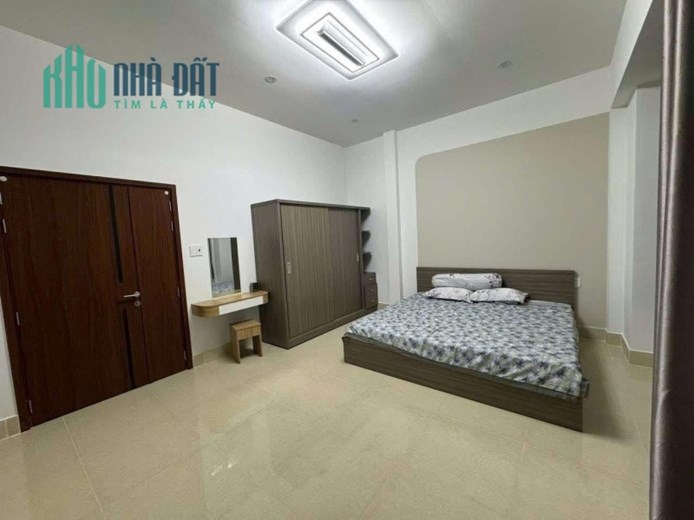 Bán nhà mặt phố Đỗ Xuân Hợp, P. Phước Long B, Q.9, 70m², 8.4 tỷ, 4 tầng, 7PN, 7WC.