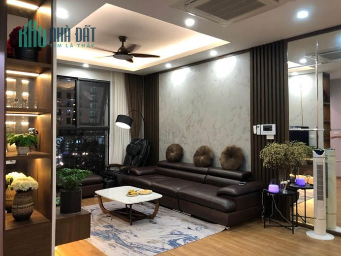 Bán Chung cư F4 Trung Kính (nhà Xinh), 100m2, căn góc 3pn. LH 0975118822