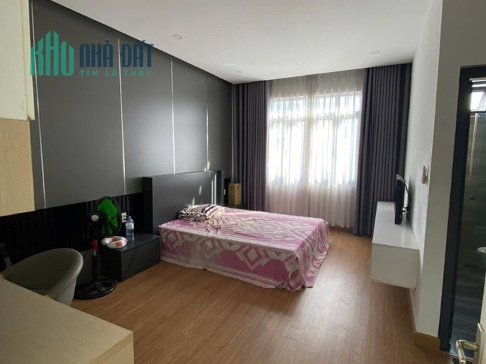Bán nhà mặt phố Q.9, 112m², 4 tầng, 5PN, 13.9 tỷ, sổ hồng