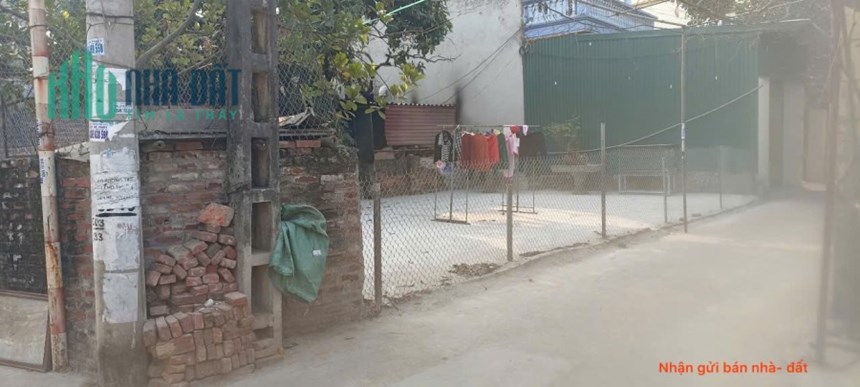 Bán lô đất tổ 3, TT Chi Đông, Mê Linh. Giáp KCN Quang Minh. Mặt tiền rộng, chia 2 lô cực đẹp.