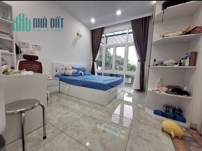 Bán nhà mặt phố đường Tự Do, Q.9, 90m², 3 tầng, 9.1 tỷ