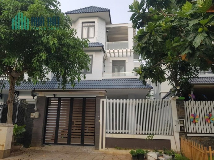BÁN NHÀ ĐẸP – KDC AN KHANG, PHÚ HỮU, TP. THỦ ĐỨC
📍 Diện tích: 168m² (8x21m, nở hậu 8.3m)
💰 Giá: