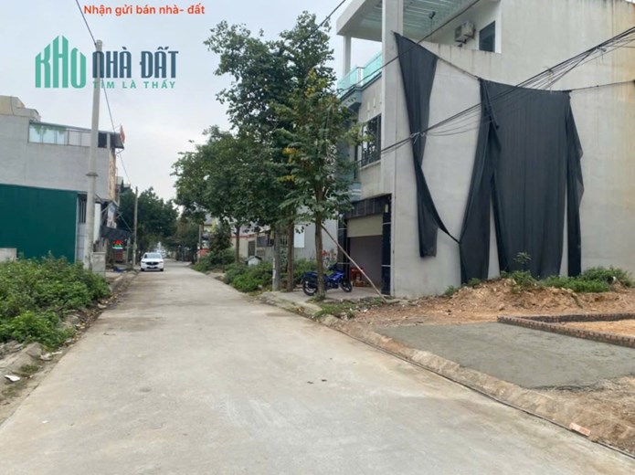 Bán lô đất dịch vụ tổ 5, Quang Minh, Mê Linh. Đường rộng, có vỉa hè, giáp khu công nghiệp.