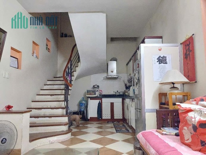 NHÀ HÀO NAM NGÕ THÔNG -DIỆN TÍCH 35 m2- Ô TÔ ĐỖ CÁCH 10M - GẦN GA CÁT LINH GIÁ 7,X TỶ