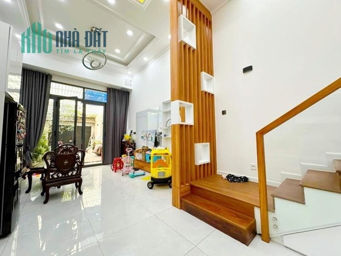 Bán nhà mặt phố Tú Xương, Q.9, 126m², 3 tầng, 12.6 tỷ, sổ hồng