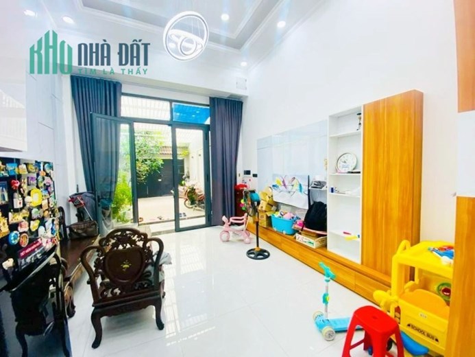 Bán nhà mặt phố Tú Xương, Q.9, 126m², 3 tầng, 12.6 tỷ, sổ hồng