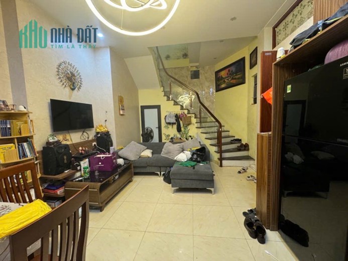 NHÀ HÀO NAM 6 TỶ 5 - 5 TẦNG -32M2 - VÀI BƯỚC RA ĐẾN Ô TÔ
