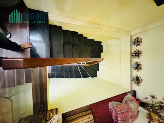 NHÀ HÀO NAM 6 TỶ 5 - 5 TẦNG -32M2 - VÀI BƯỚC RA ĐẾN Ô TÔ