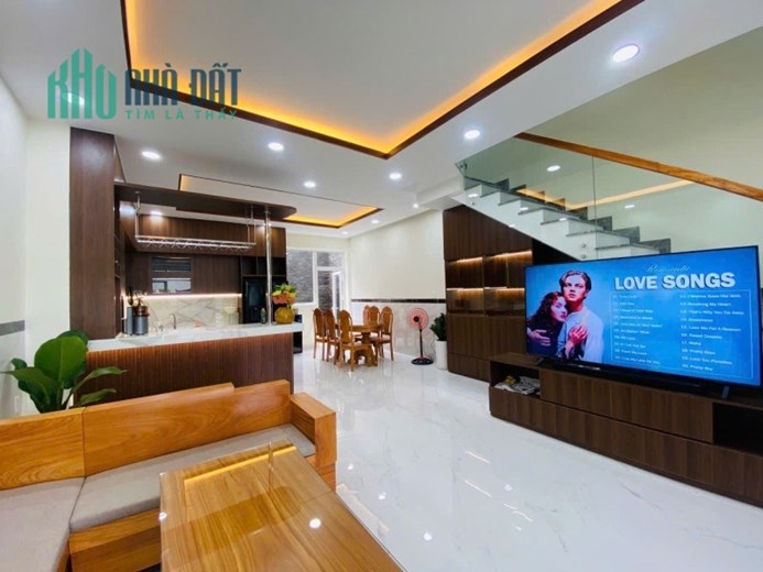 Bán nhà mặt phố Q.9, Thủ Đức, 147m², 4 tầng, 6PN, 15.4 tỷ, sổ hồng
