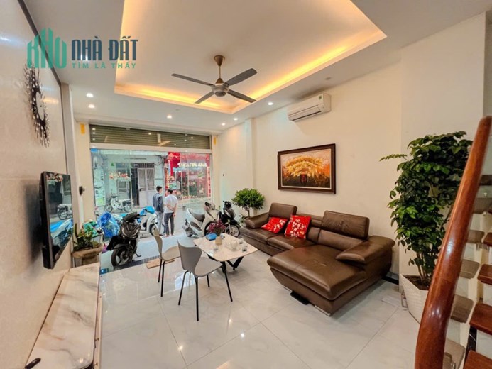 BÁN NHÀ BÙI XƯƠNG TRẠCH HN   4 TẦNG DT 70 M2 GIÁ 24TY BÀN GIAO  NỘI THẤT