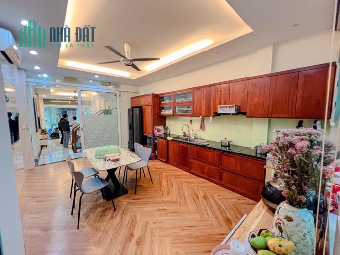BÁN NHÀ BÙI XƯƠNG TRẠCH HN   4 TẦNG DT 70 M2 GIÁ 24TY BÀN GIAO  NỘI THẤT