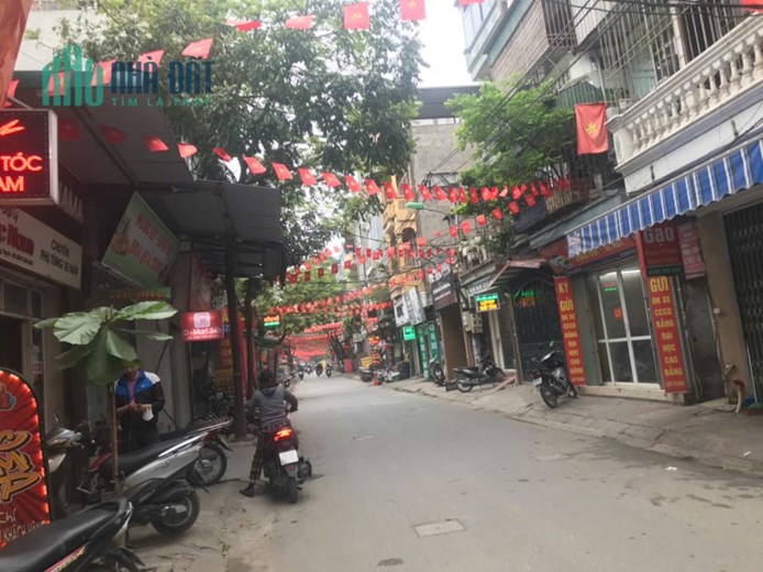 BÁN NHÀ BÙI XƯƠNG TRẠCH HN   4 TẦNG DT 70 M2 GIÁ 24TY BÀN GIAO  NỘI THẤT