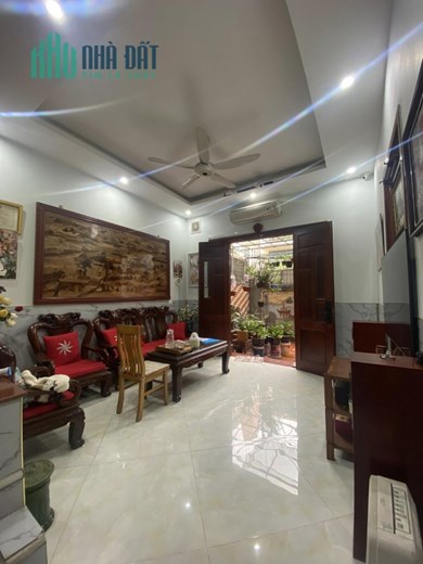 Chính Chủ Bán Nhà 3 Tầng Nguyễn Văn Linh, Long Biên, Gần Hồ, Ô Tô Đỗ Cổng