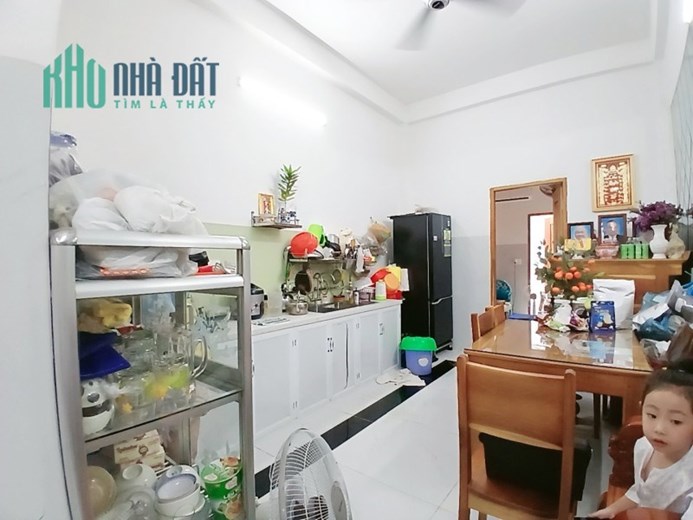 Bán nhà 70m2, 3 tầng, 5PN, 4WC, Q.9, 6.6 tỷ, sổ hồng