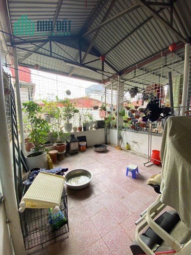 Giá thơm! 
Nhà đẹp NGUYỄN TRÃI, 40m, lô góc, ngõ nông, gần phố, gần tàu điện, chỉ 7.6 tỷ