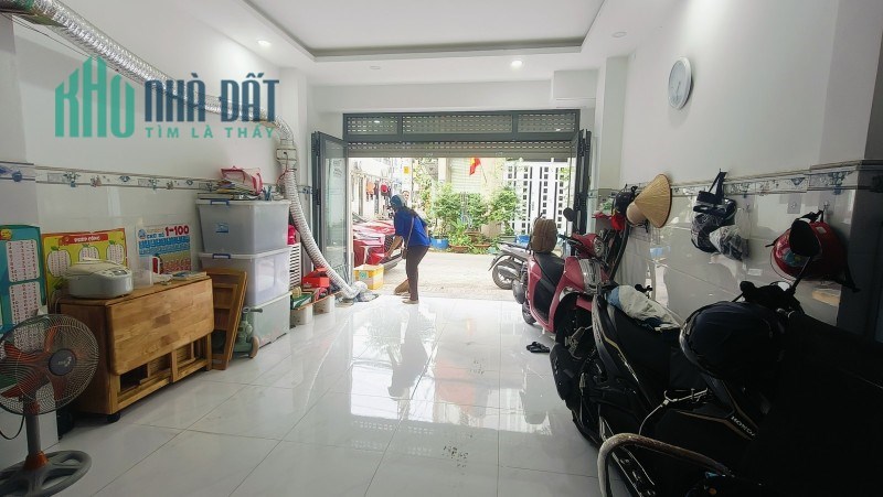 Bán nhà 2 tầng, 37,5 m², 4.7 tỷ, Q.9, Đỗ Xuân Hợp, sổ hồng