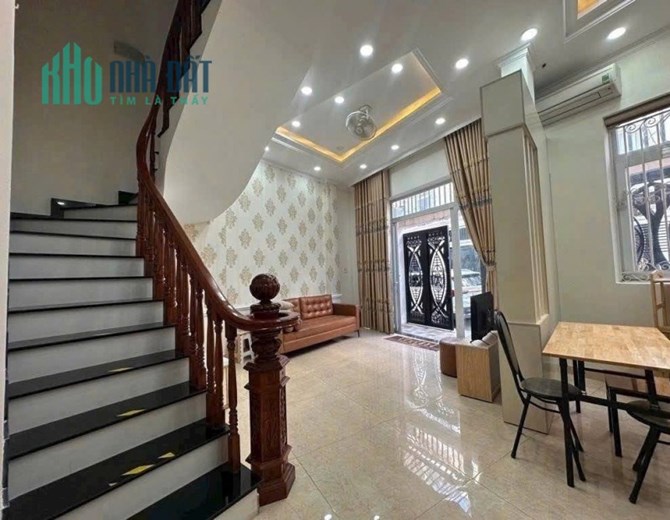 Bán nhà 50m2, 3 tầng, 4PN, 3WC, Trường Thọ, Thủ Đức - 6.8 tỷ