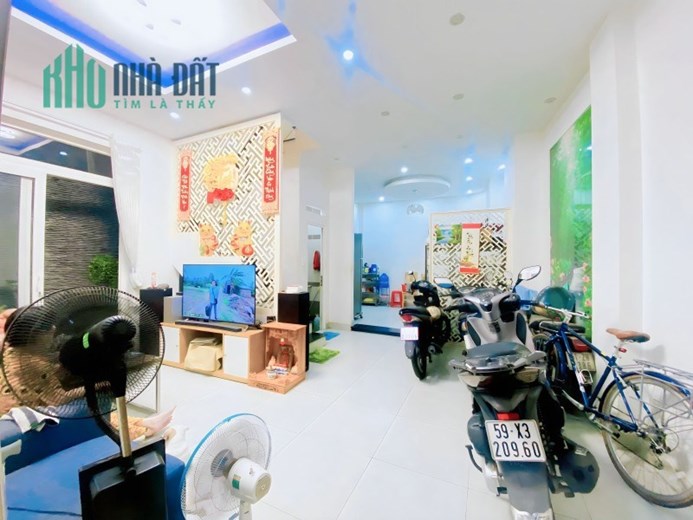 Bán nhà 70m2, 4PN, 4 tầng, Trường Thọ, Thủ Đức, 7.8 tỷ, sổ hồng