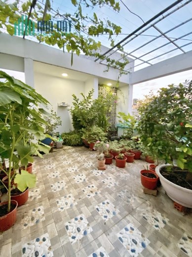 Bán nhà 70m2, 4PN, 4 tầng, Trường Thọ, Thủ Đức, 7.8 tỷ, sổ hồng