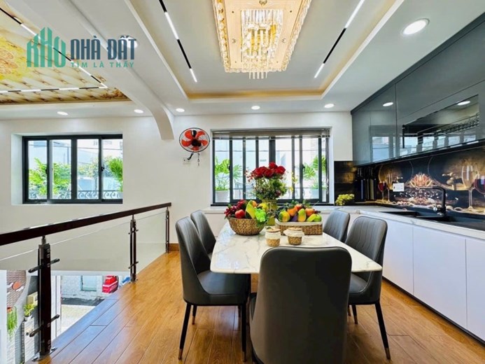 BÁN BIỆT THỰ MINI NGANG 8M – 60M2 - FULL NỘI THẤT – CHỈ 7.9 TỶ!
Vị trí cực đẹp – Phạm Văn Chiêu,