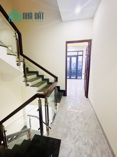 Bán nhà mặt phố Quốc Lộ 13, Thủ Đức, 60m², 4 tầng, 6.75  tỷ, sổ hồng