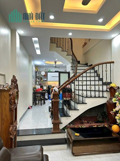 Nhà đẹp 4 tầng sát cạnh KĐT HUD Vân Canh, 4 tầng vỉa hè rộng ,đường 2 ô tô tránh, kinh doanh tốt