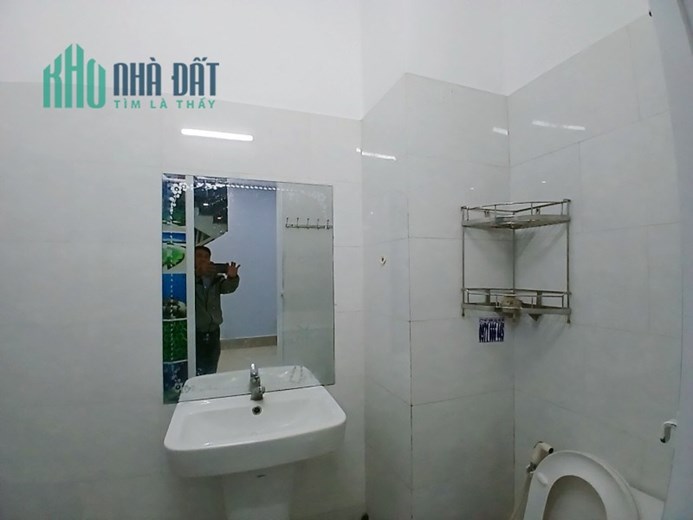 Bán nhà 80m2, 3PN, 3WC, Q.9, 6.8 tỷ, sổ hồng