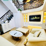 Hiếm! 
Bán nhà 5 tỷ, ô tô đỗ cửa, Phố Đặng Tiến Đông, Zalo 0911911021