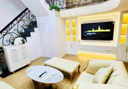 Hiếm! 
Bán nhà 5 tỷ, ô tô đỗ cửa, Phố Đặng Tiến Đông, Zalo 0911911021