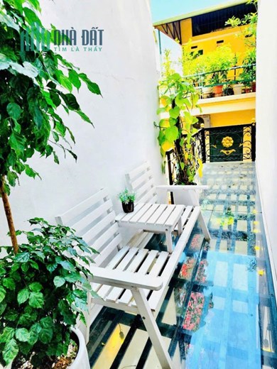 Hiếm! 
Bán nhà 5 tỷ, ô tô đỗ cửa, Phố Đặng Tiến Đông, Zalo 0911911021